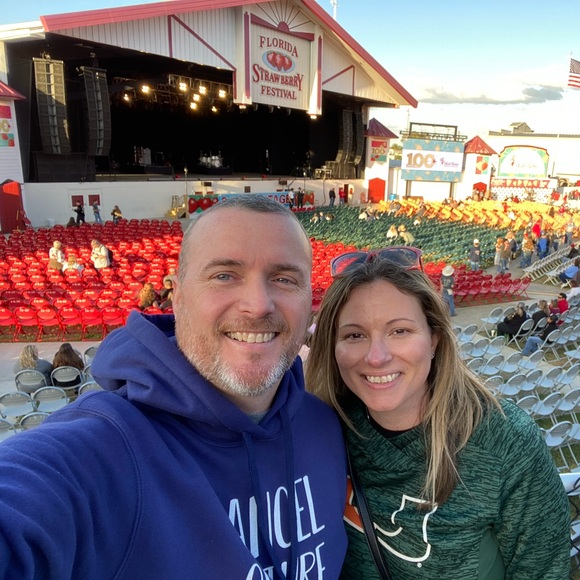 Meet your Posher, Stacy - Picture 4 of 12